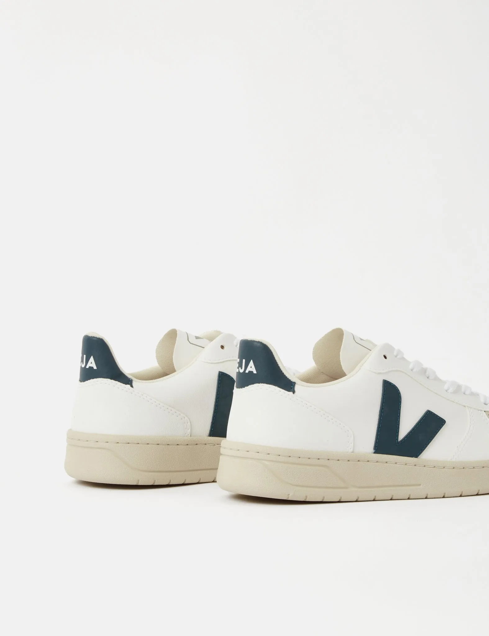 Veja V-10 CWL Trainers - White/California